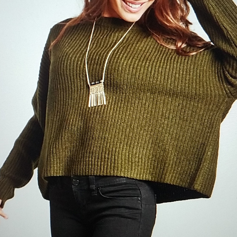 Round neck Long Sleeves Sweater